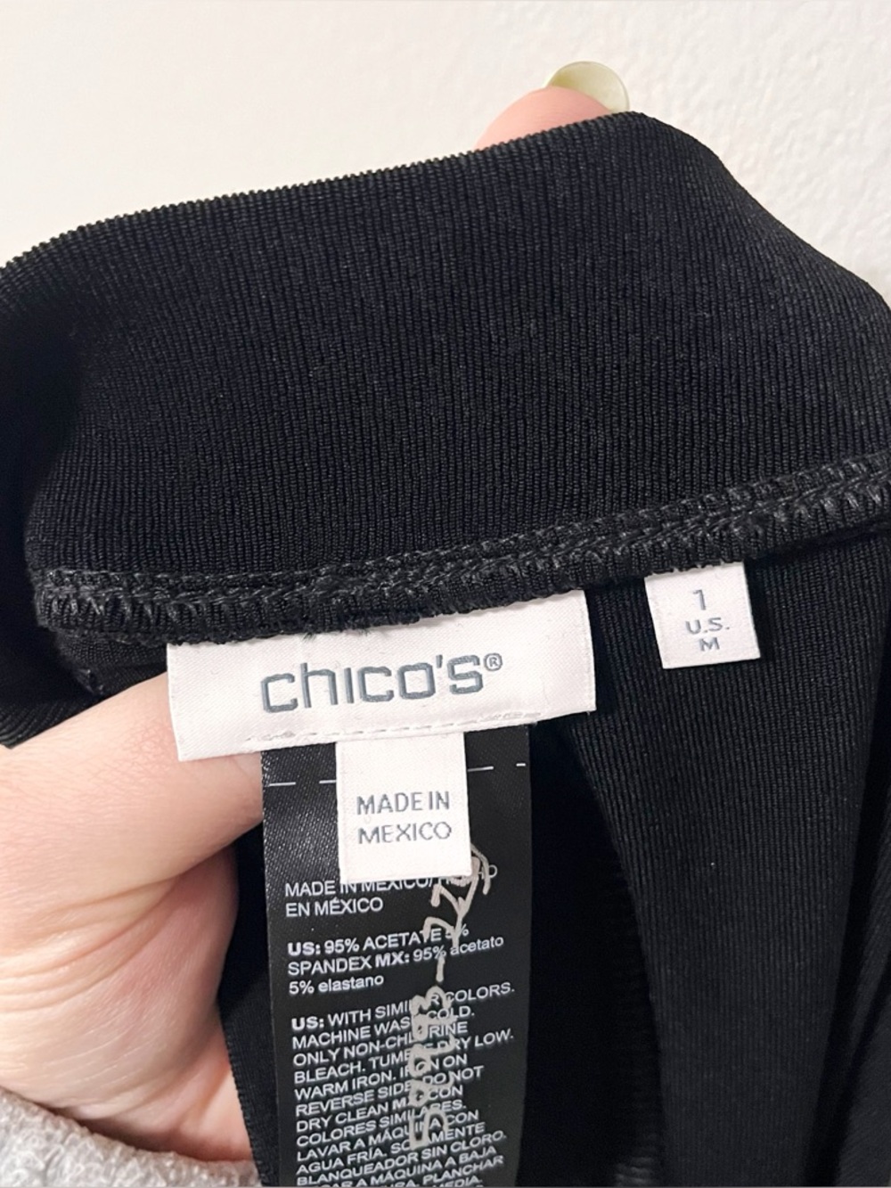Chico's Travelers No Tummy Cropped Pull-On Pants Black Size 1 = Medium Highrise - Picture 8 of 9